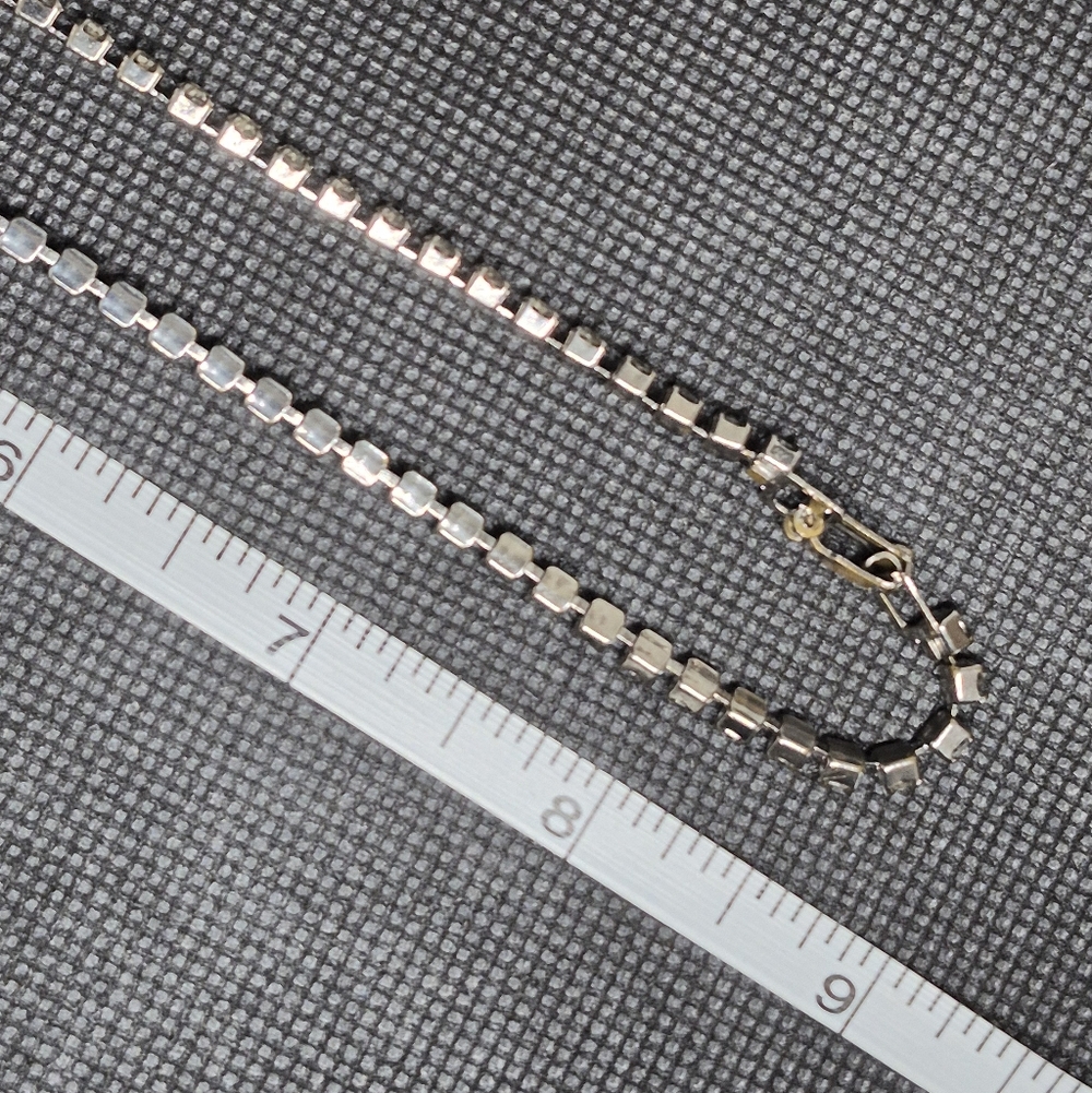 VINTAGE Clear Rhinestones in Silver Tone Setting Tennis Necklace - Picture 14 of 16